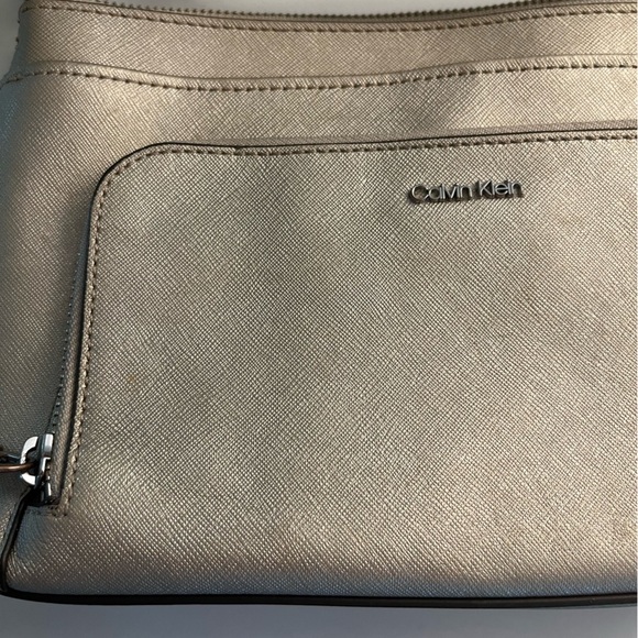 Calvin Klein Women's CrossBody Bag - Picture 4 of 16